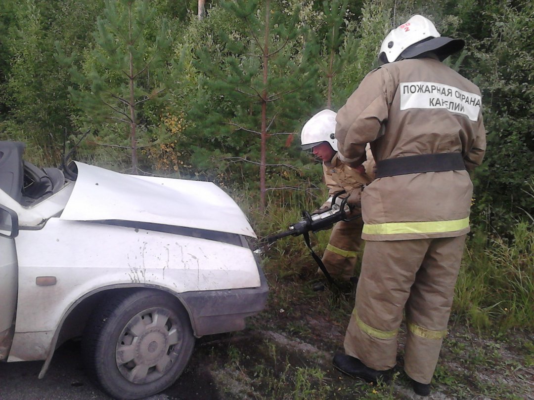 Пожарно-спасательное подразделение привлекалось для ликвидации ДТП в Костомукшском ГО.