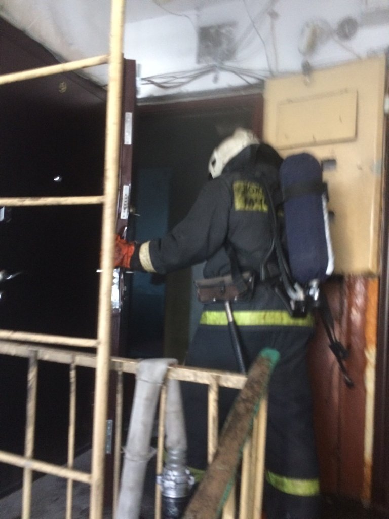 Пожарно-спасательные подразделения ликвидировали пожар в Костомукшском ГО.